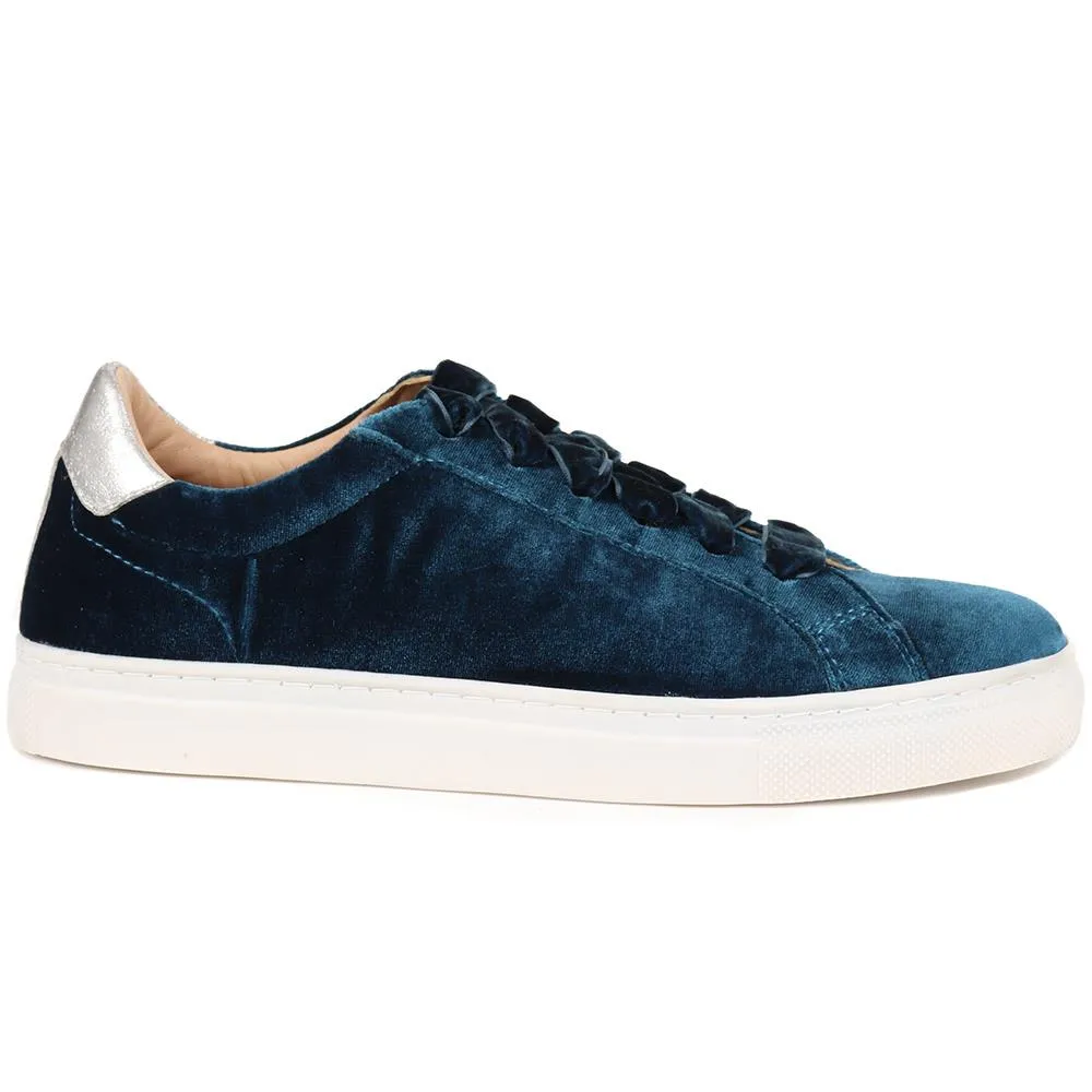 Sure! Heres an optimized title with descriptive modifiers:

Womens Stylish Ellena Lace-Up Trainers - Comfort Fit - Model 324 283