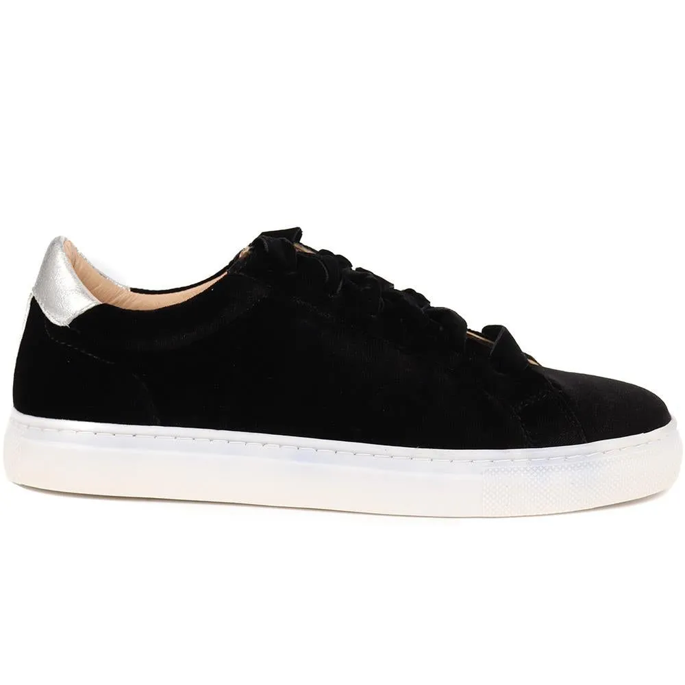 Sure! Heres an optimized title with descriptive modifiers:

Womens Stylish Ellena Lace-Up Trainers - Comfort Fit - Model 324 283