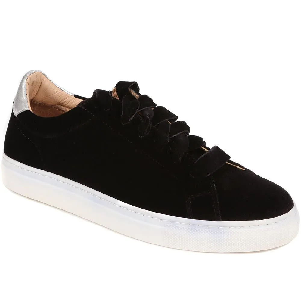 Sure! Heres an optimized title with descriptive modifiers:

Womens Stylish Ellena Lace-Up Trainers - Comfort Fit - Model 324 283