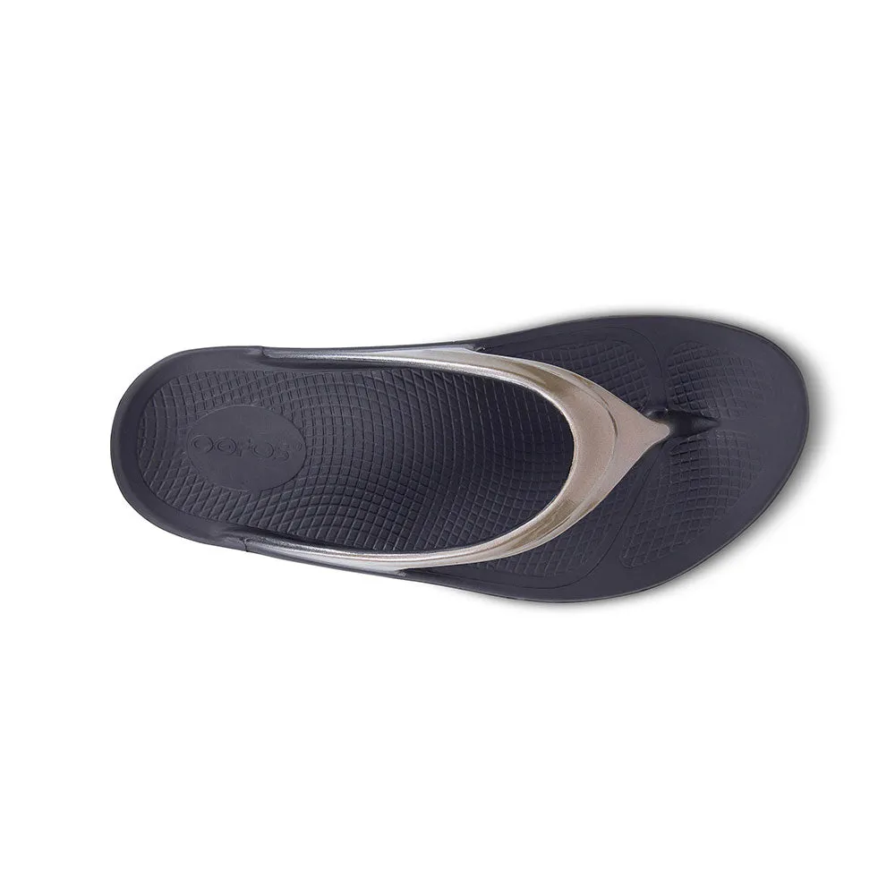 Oofos OOlala Luxe Thong Sandal